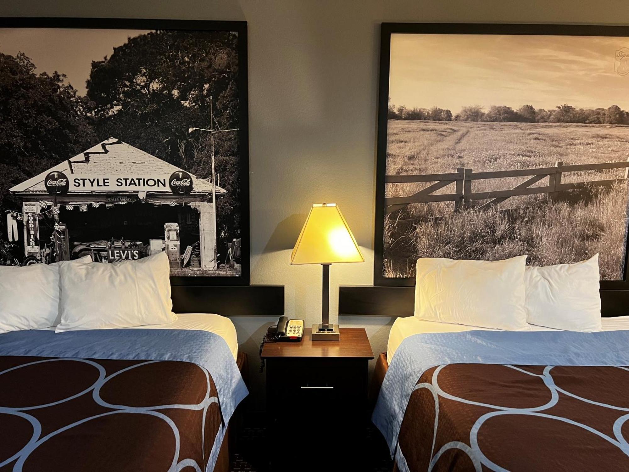 Motel Super 8 By Wyndham Center Exteriér fotografie